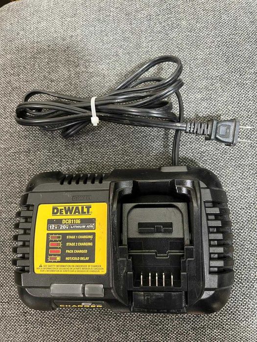Dewalt зарядка DCB1106  6 ампер