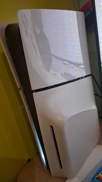 Ps5 два контролера бял и fortnite limited editions оригинална поставка