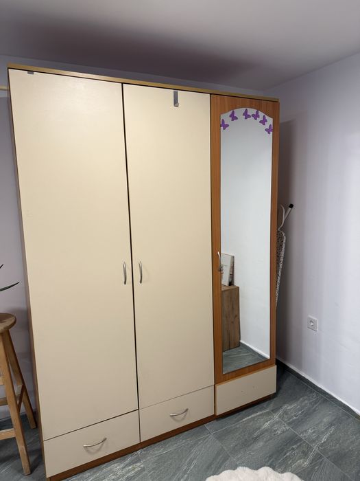 Продавам гардероб