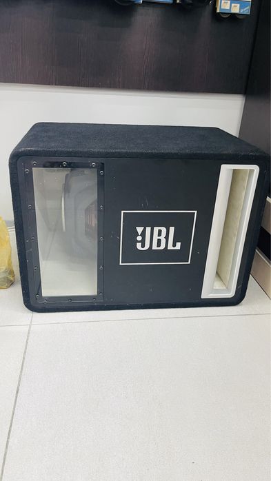 Продам сабвуфера JBL