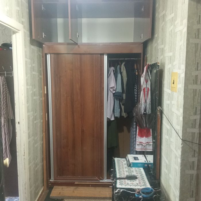 Продаётся шкаф-купе в хорошем состоянии.
