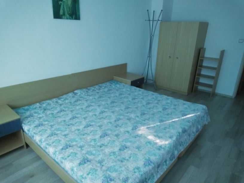 Дава се под наем Двустаен апартамент в Бургас, Лазур - 60 кв.м за 204 € - Снимка #1