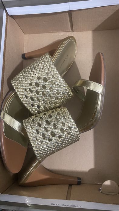 Босоножки Charles & Keith