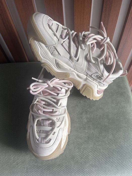 Маратонки и лоуфъри  естествена кожа