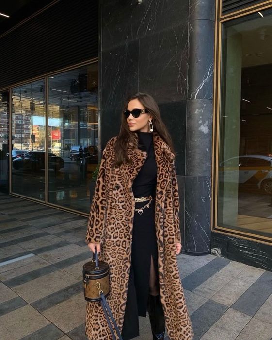 Продам длинную леопардовую шубу