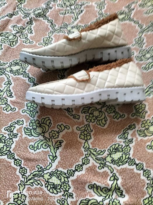 Тапочки женские теплые.