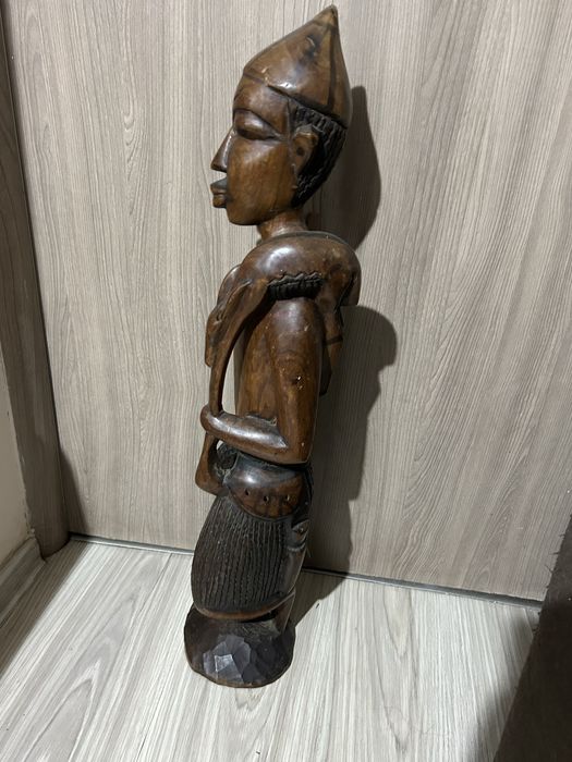 Statueta africana din lemn