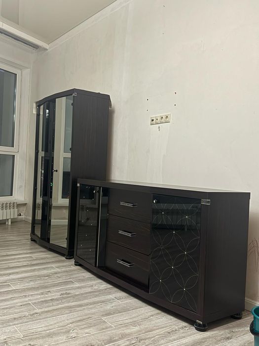 Продам министенку для зала.