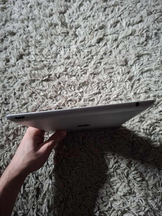 Vând tabletă model vechi IPad