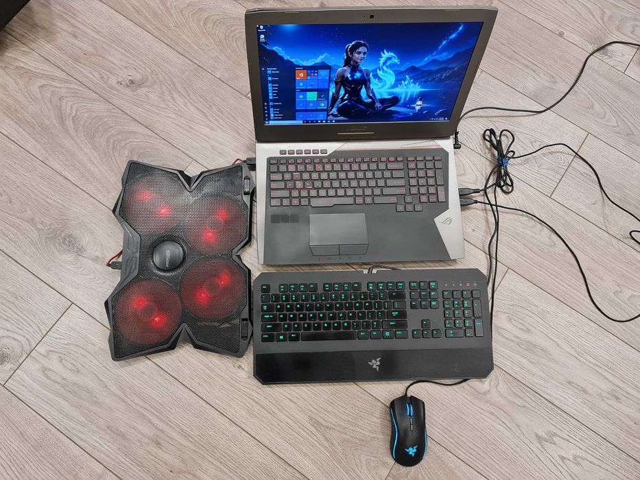laptop gaming Asus Rog 17", intel core i7 +cooler + mouse + tastatura.