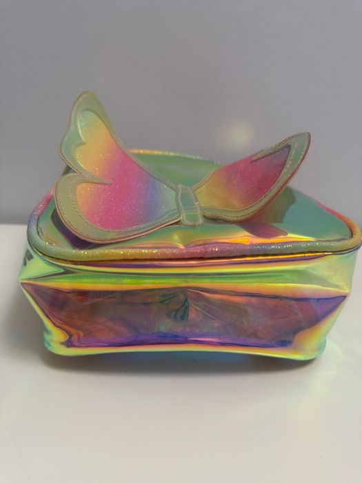 Set rucsac holografic cu fluture + pălărie roz cu paiete – fete
