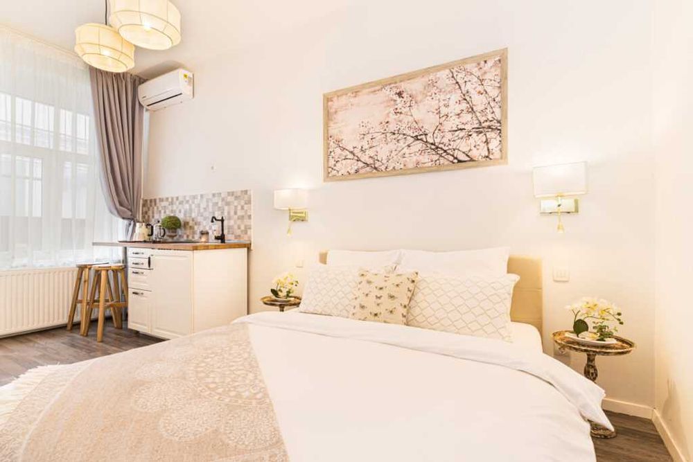 Inchiriez locatie cu 5 apartamente in centru istoric Brasov