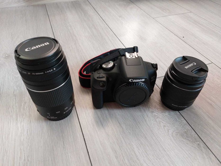 Pachet Aparat foto DSLR CANON EOS 2000D 24.1 MP+obiective+husă+card