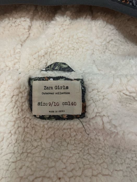 Теплая безрукавка Zara 134 для девочки