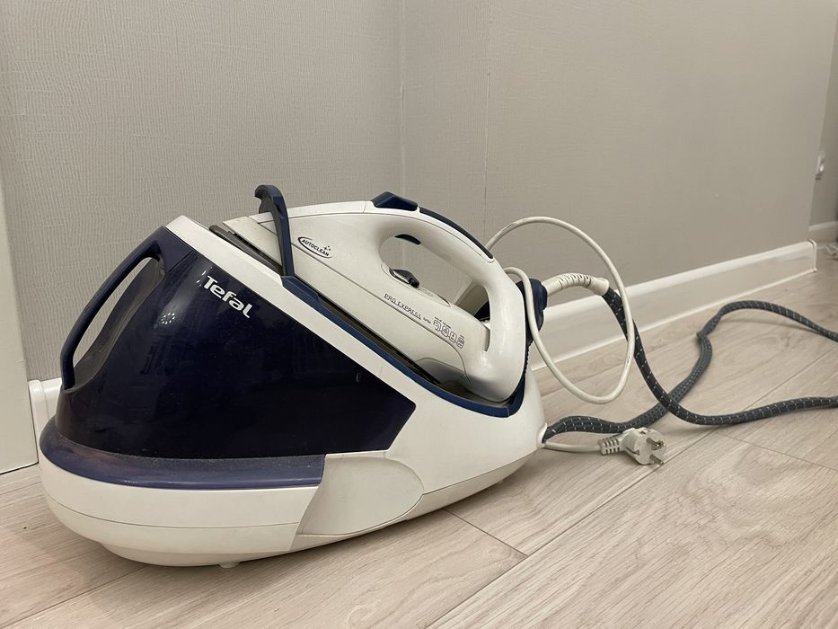 Паровой утюг Tefal