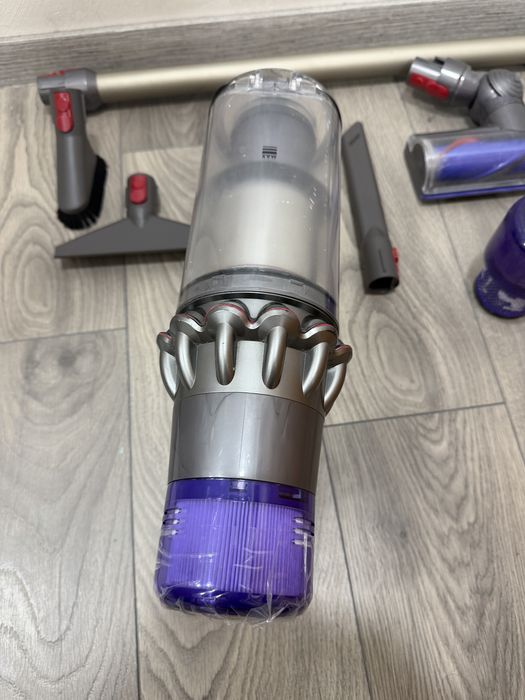 Прахосмукачка Dyson v11