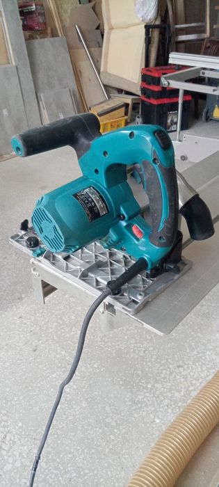 Makita  погружная пила