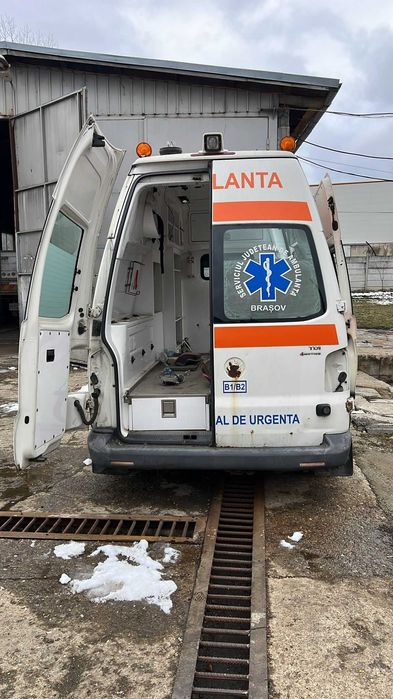 Dezmembram autovehicule pentru serviciu ambulanta
