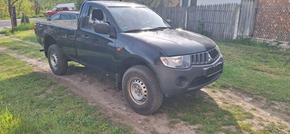 Vând Mitsubishi l200 2 locuri