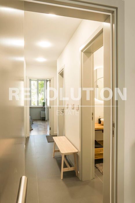 Тристаен апартамент в Центъра на София до НДК.