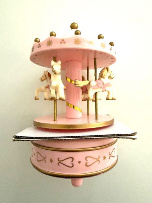 Музикална Автентична Кутия Carousel с Въртележка за Бебета