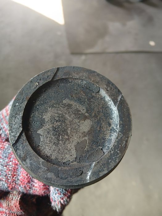 Поршень 3 штуки продам