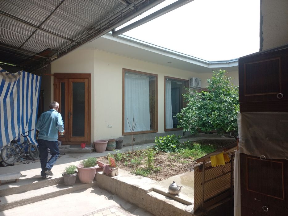 Продайтся участок 8 сотих