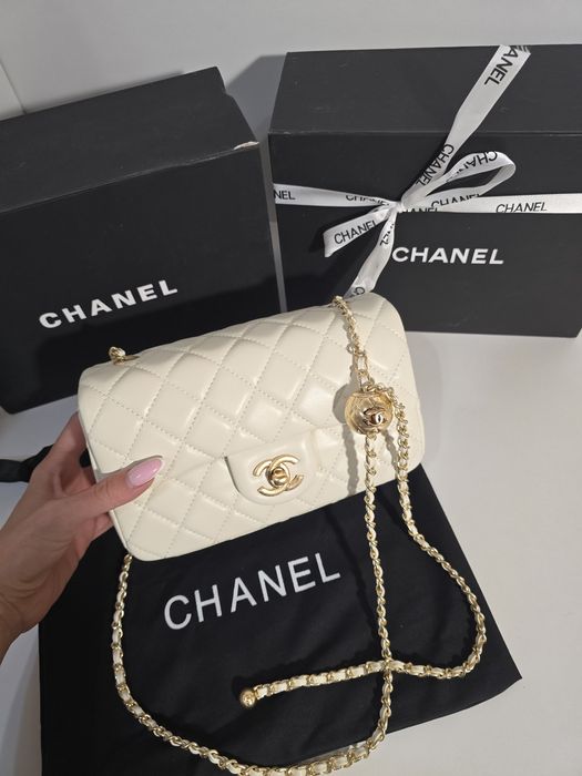 Налична чанта Chanel Flap Bag