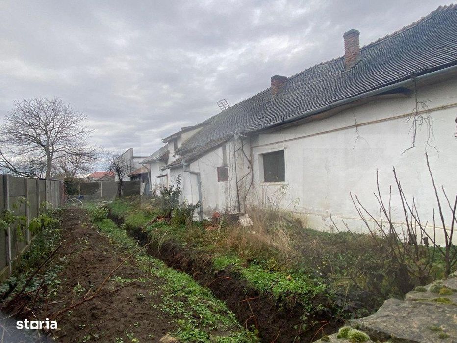 Casa individuala renovabila, 7 camere, 219mp utili, 647mp teren, Remet