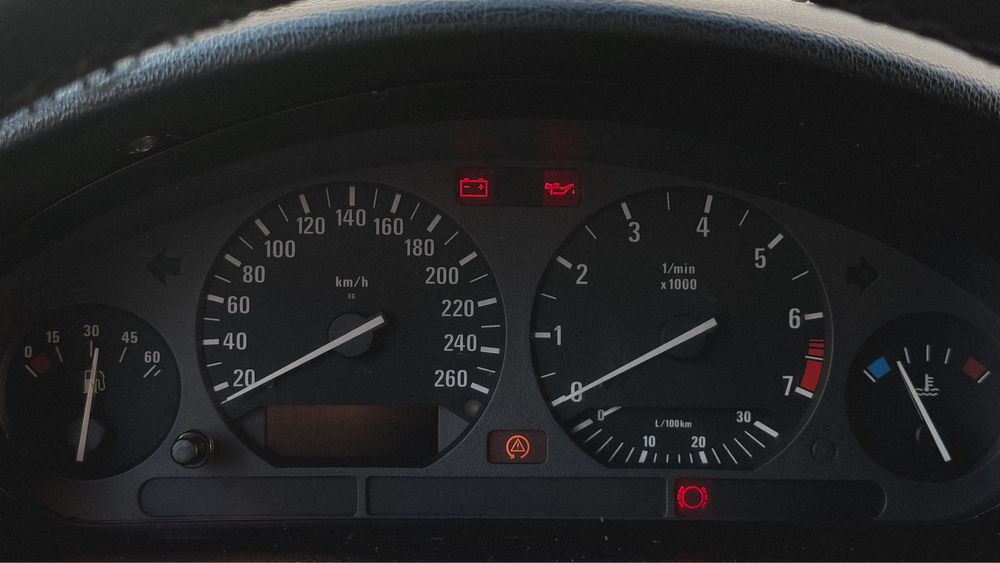 Продам игрушку - BMW 325