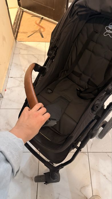 Срочно продается коляска 2в1
