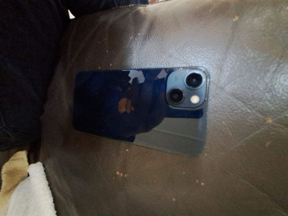 Vand iphone 13 simplu negociabil