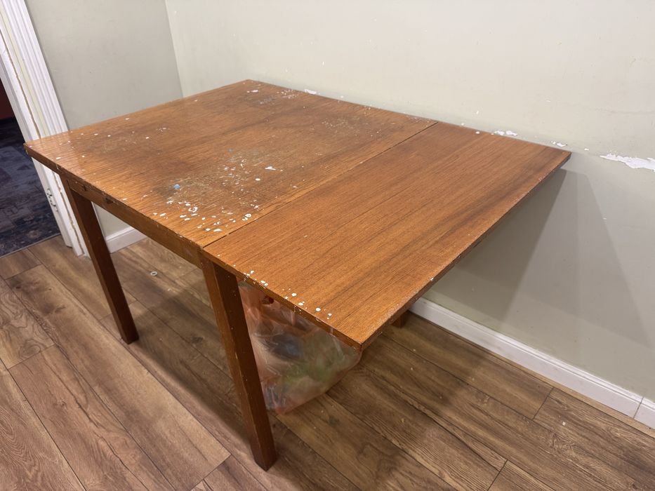 Отдам бесплатно стол