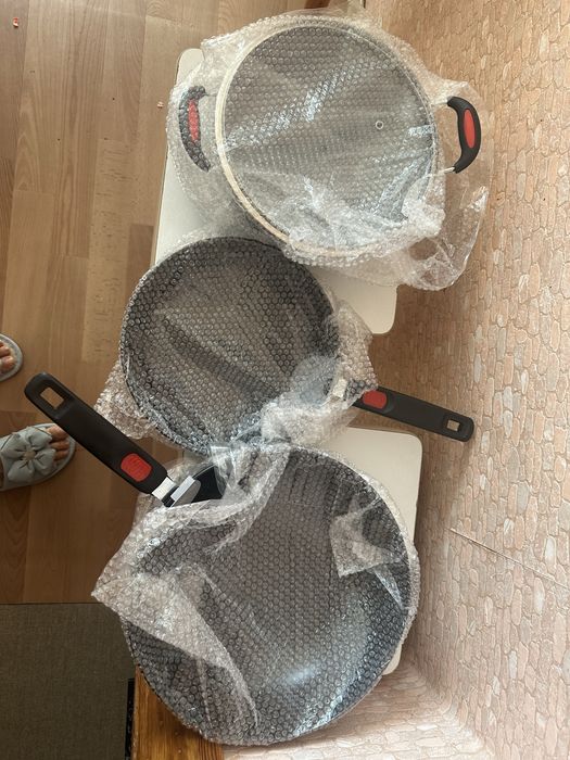 Продам сковородки в наборе