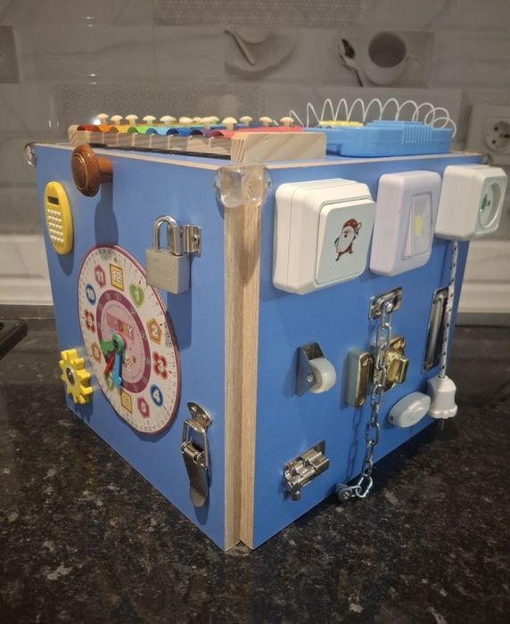 Бизиборд развивающий