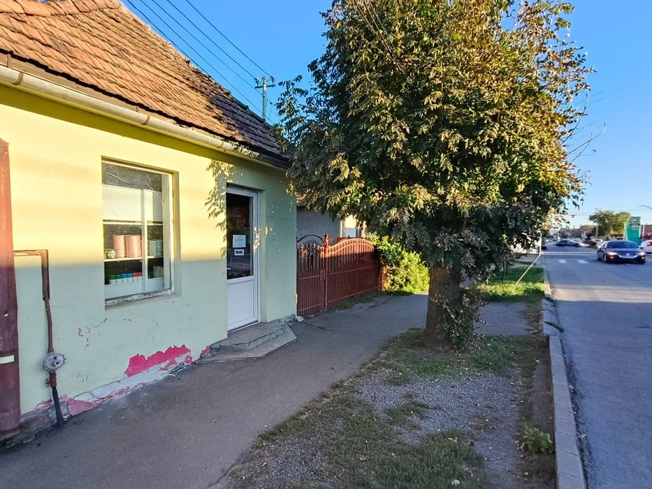 Casă de vânzare.