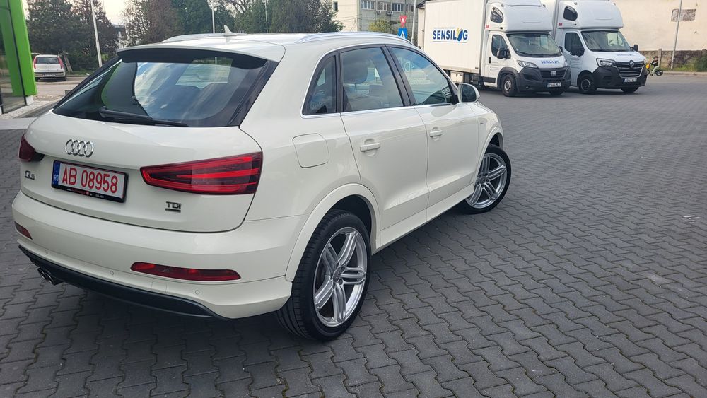 Vând Audi Q3 S-line Quattro 4X4 motor 2 L diesel euro 5 cutie automată 7+1 viteze numere rosii valabile(OFER FISCAL PE LOC) recent adus din Germania i
