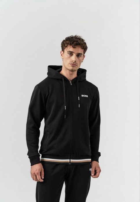 Мъжки спортен комплект в черен цвят