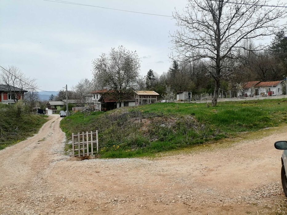 Парцел в Ботевград