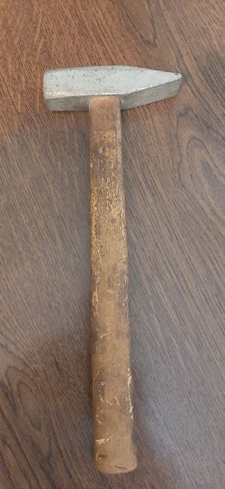 Молоток стороительный.