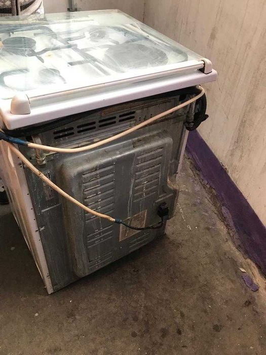 Продам газовую плиту