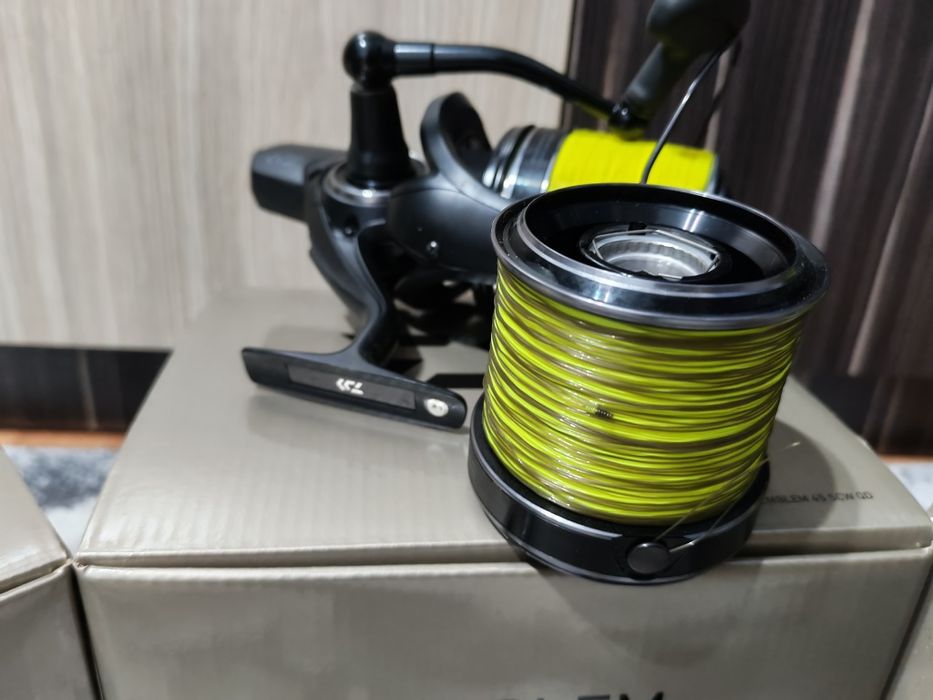 Mulinete Daiwa 23 Emblem 45 sqw