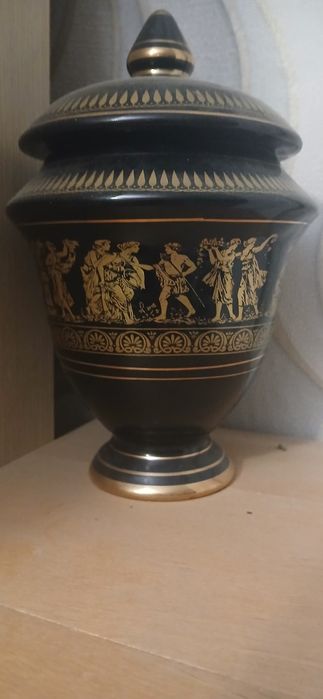 Антична елинска ваза/урна