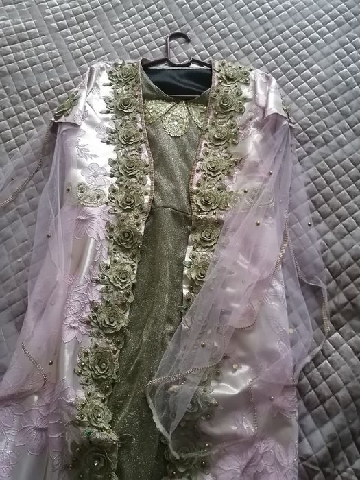 Продаю платья в национальной стиле