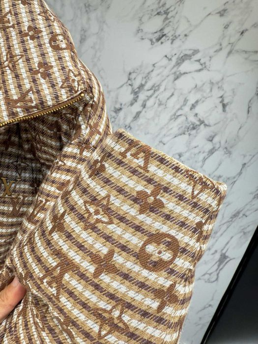 Geaca cu puf Louis Vuitton Premium