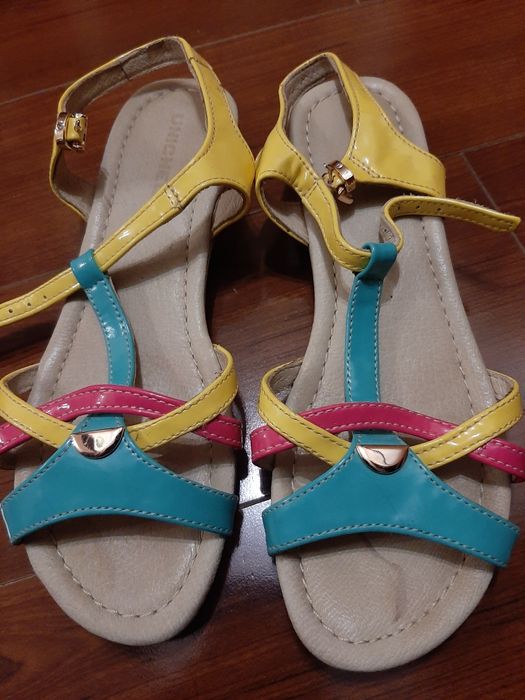 Босоножки подростковые