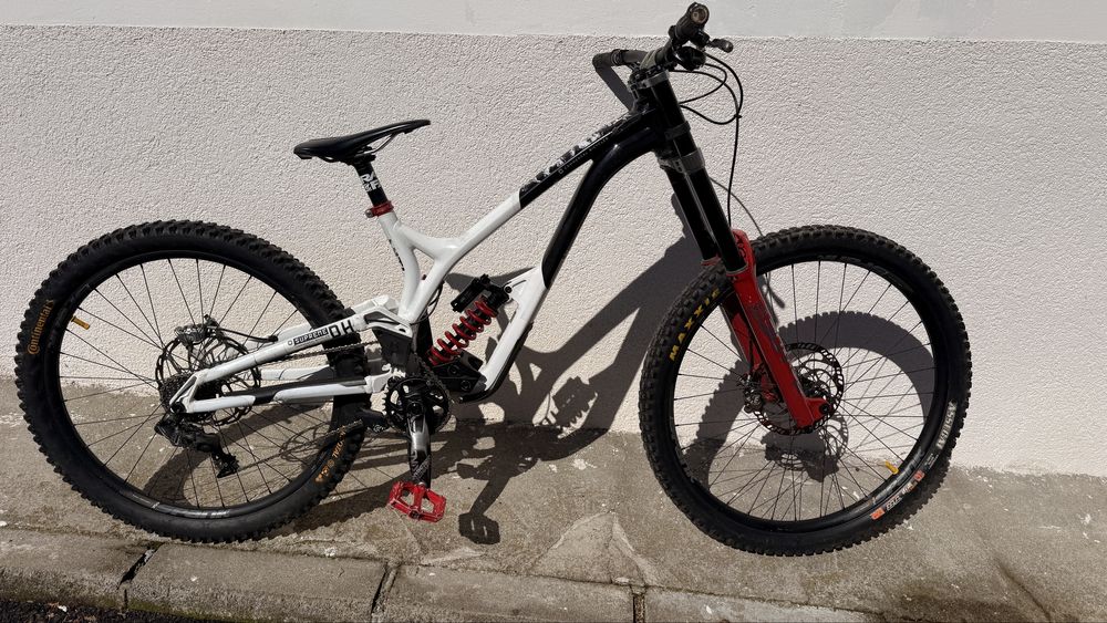 commencal supreme dh - Biciclete | OLX.ro