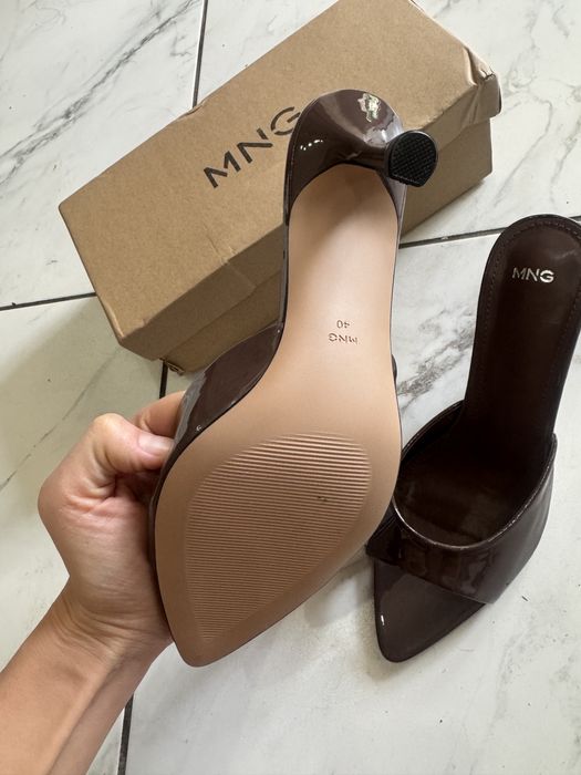 Босоножки MANGO