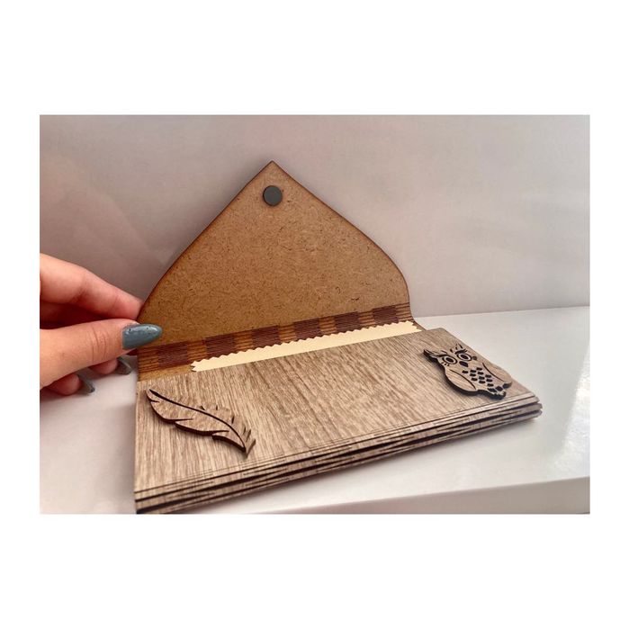 Дървен плик за пари