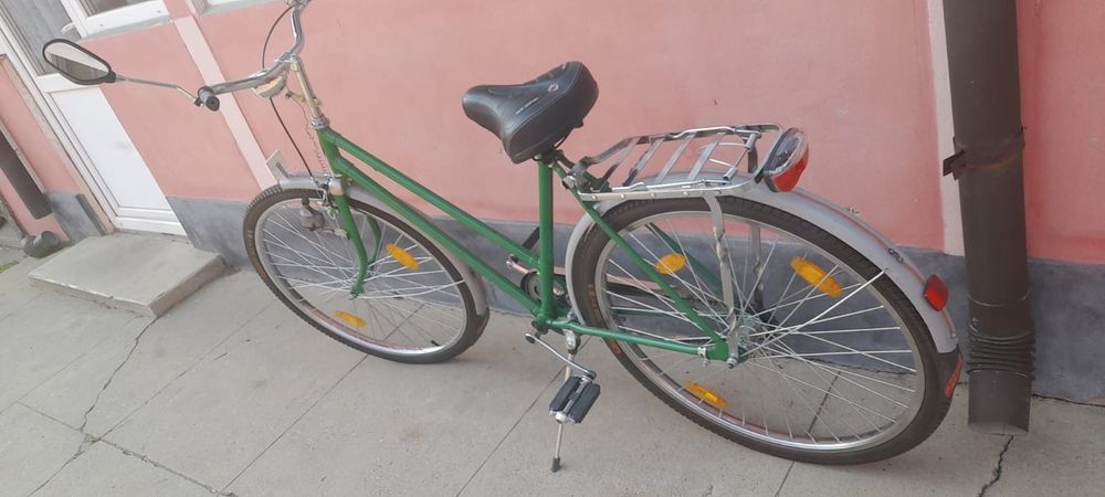 Vând bicicleta simpla  functionala